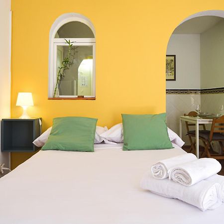 El Prado Historic Center Apartment Madrid Exterior photo