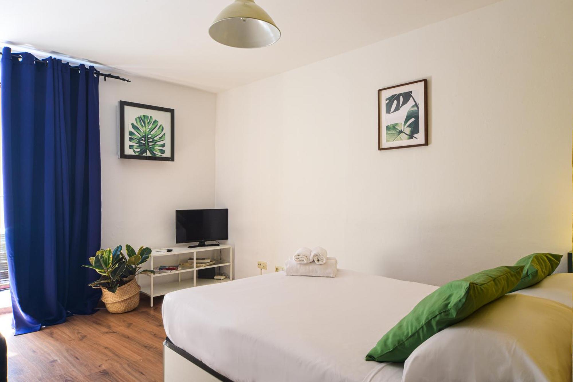 El Prado Historic Center Apartment Madrid Exterior photo